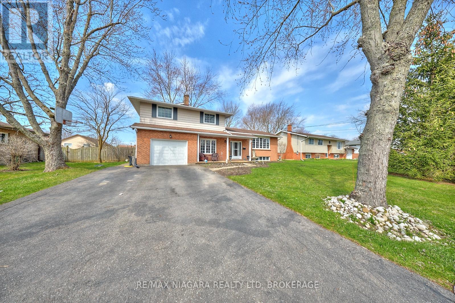953 Grandview Road, Fort Erie, Ontario  L2A 5R4 - Photo 2 - X13778760