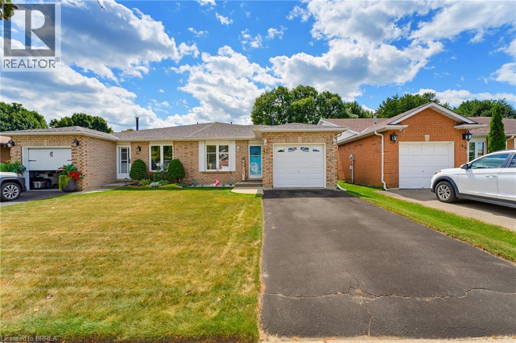 42 Buchanan Crescent, Brantford, Ontario  N3P 2A5 - Photo 2 - 40854833
