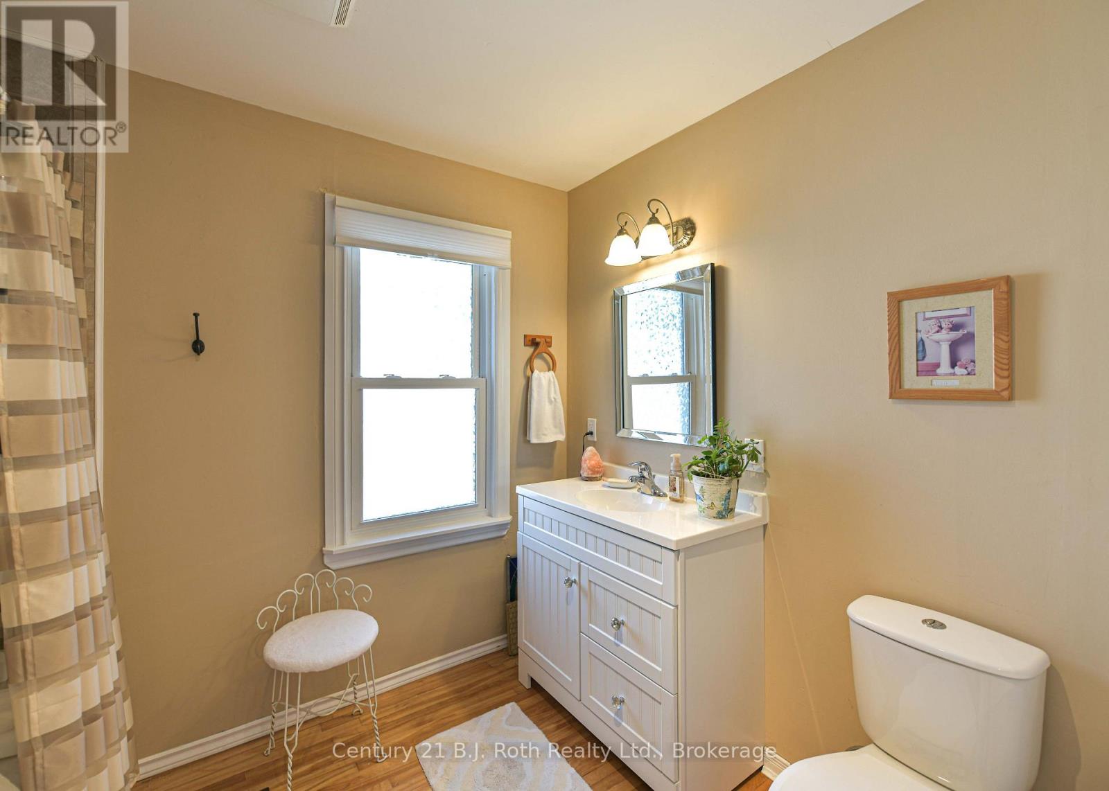 331 Moffat Street, Orillia, Ontario  L3V 4E9 - Photo 11 - S13778702