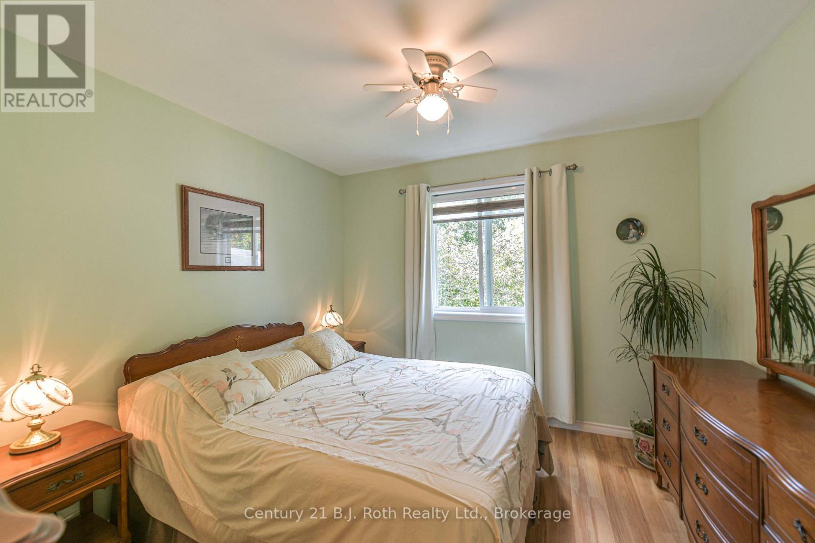 331 Moffat Street, Orillia, Ontario  L3V 4E9 - Photo 18 - S13778702
