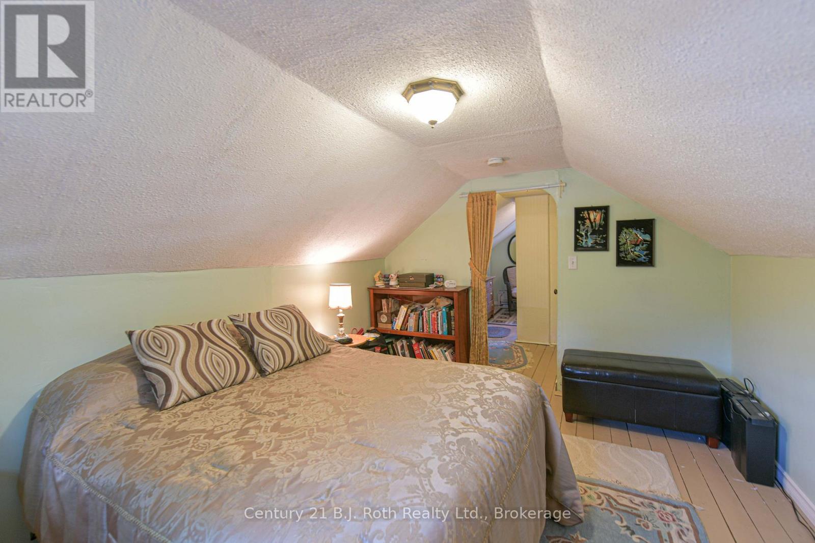 331 Moffat Street, Orillia, Ontario  L3V 4E9 - Photo 27 - S13778702