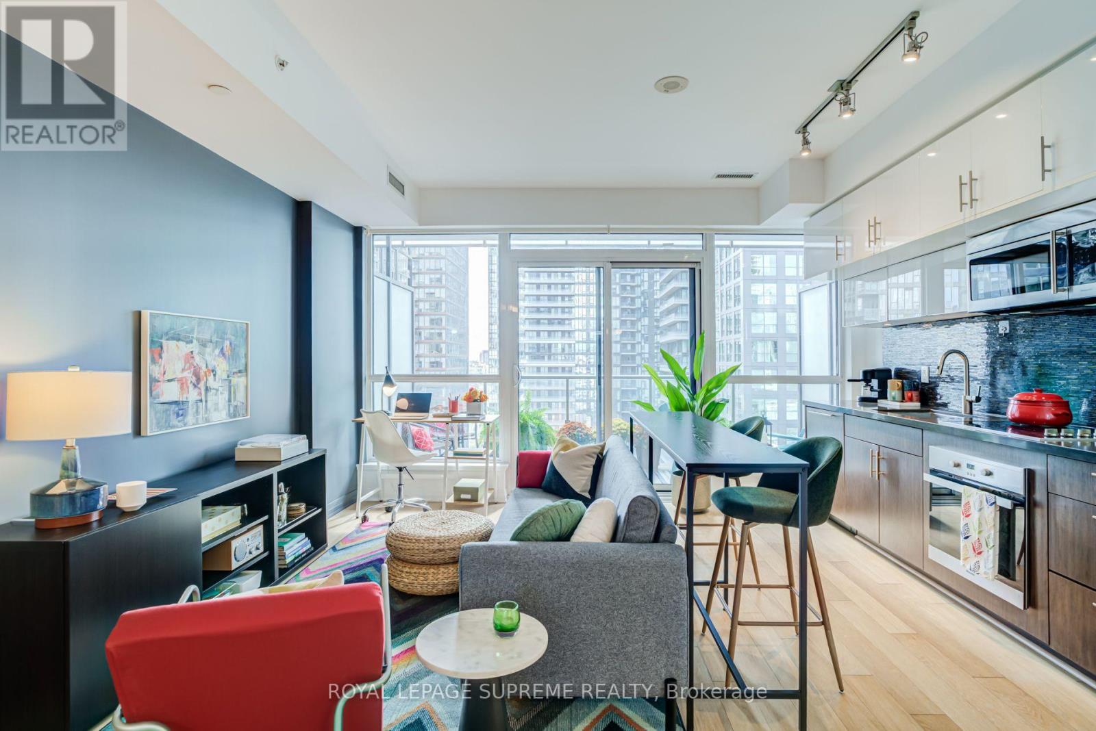 1710 - 8 MERCER STREET, Toronto, Ontario