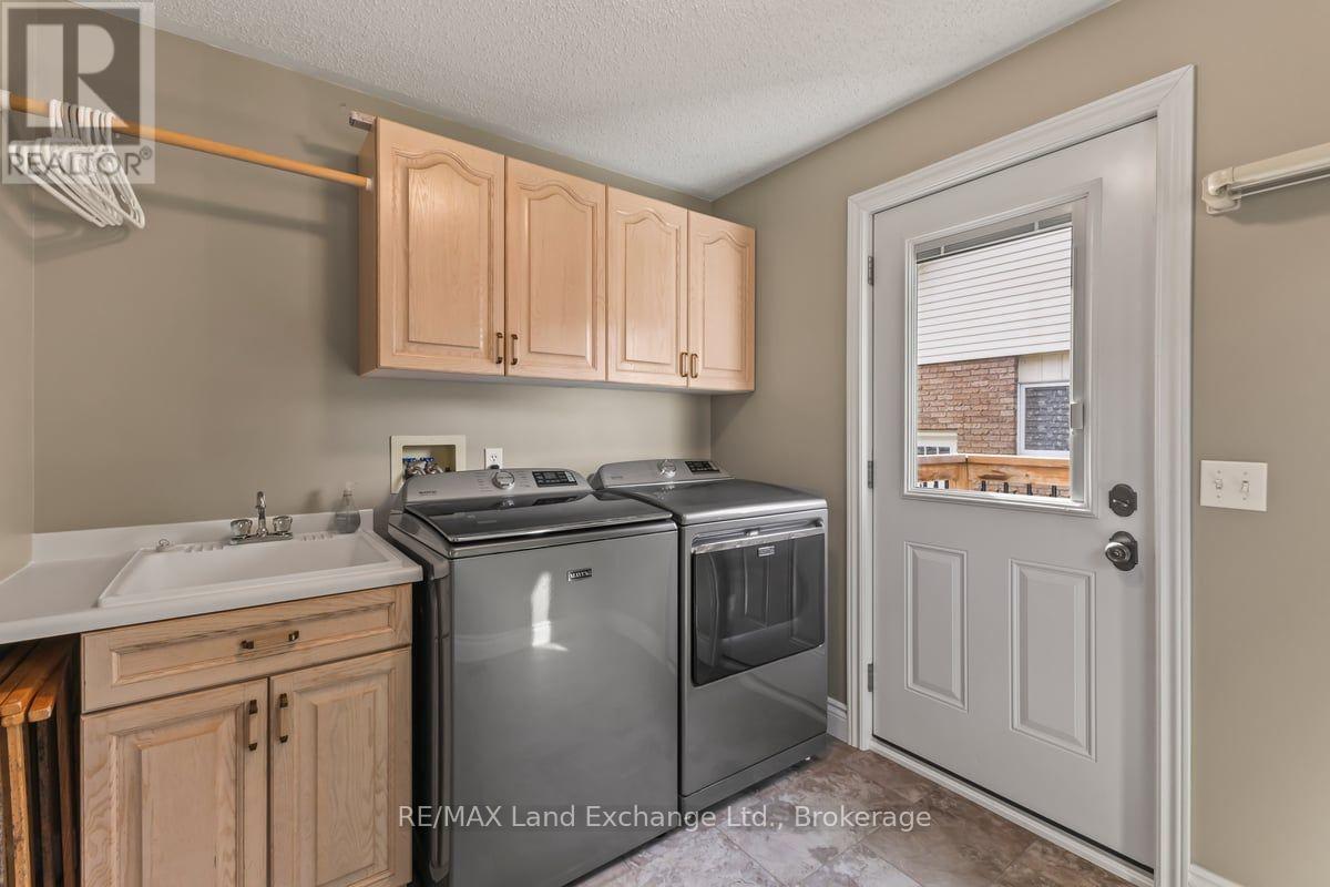 932 Parkwood Drive, Saugeen Shores, Ontario  N0H 2C2 - Photo 12 - X13778722