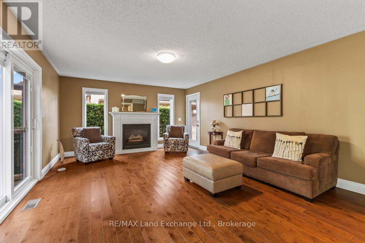 932 Parkwood Drive, Saugeen Shores, Ontario  N0H 2C2 - Photo 6 - X13778722