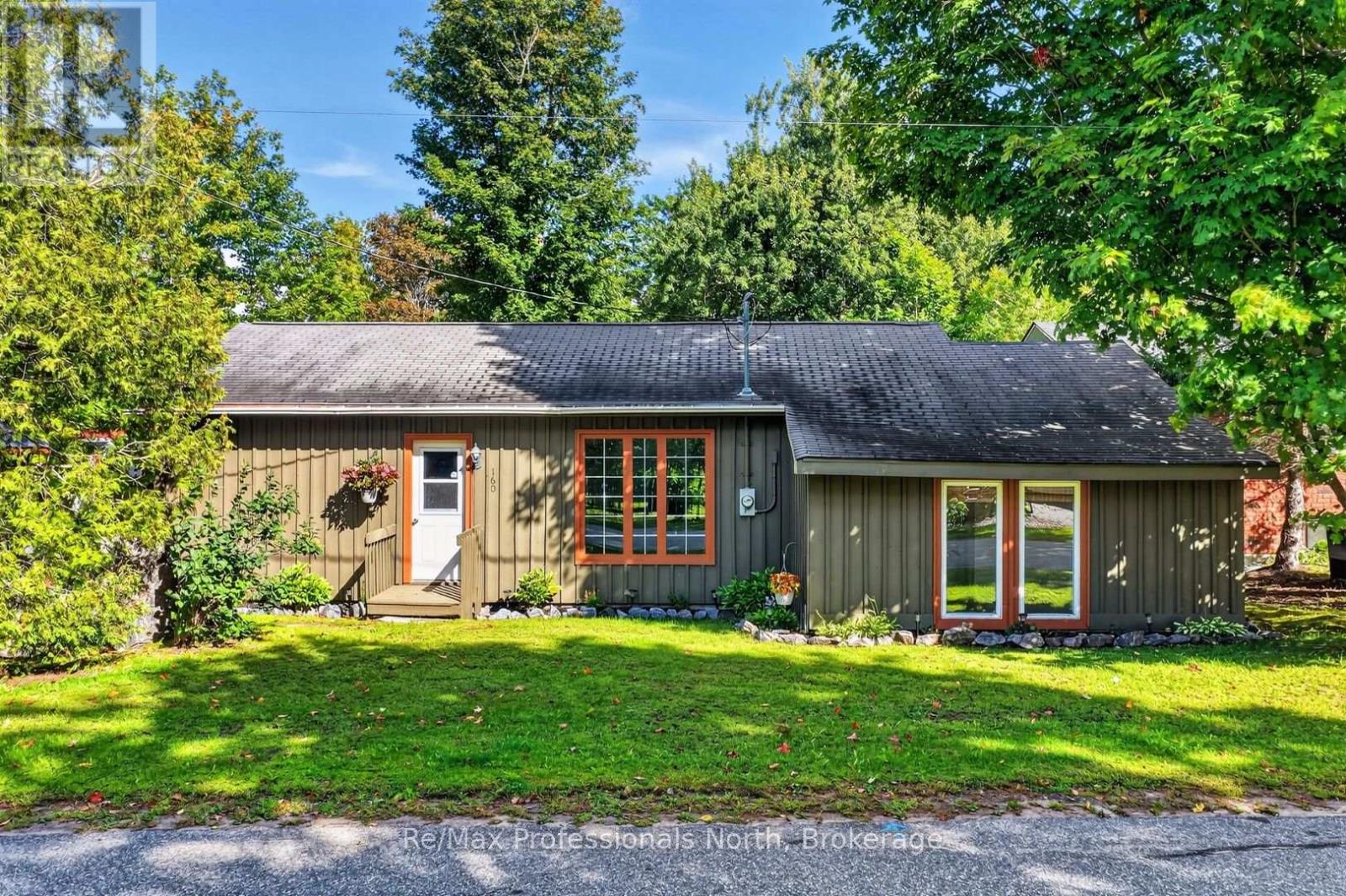 160 ISAAC STREET, Gravenhurst, Ontario