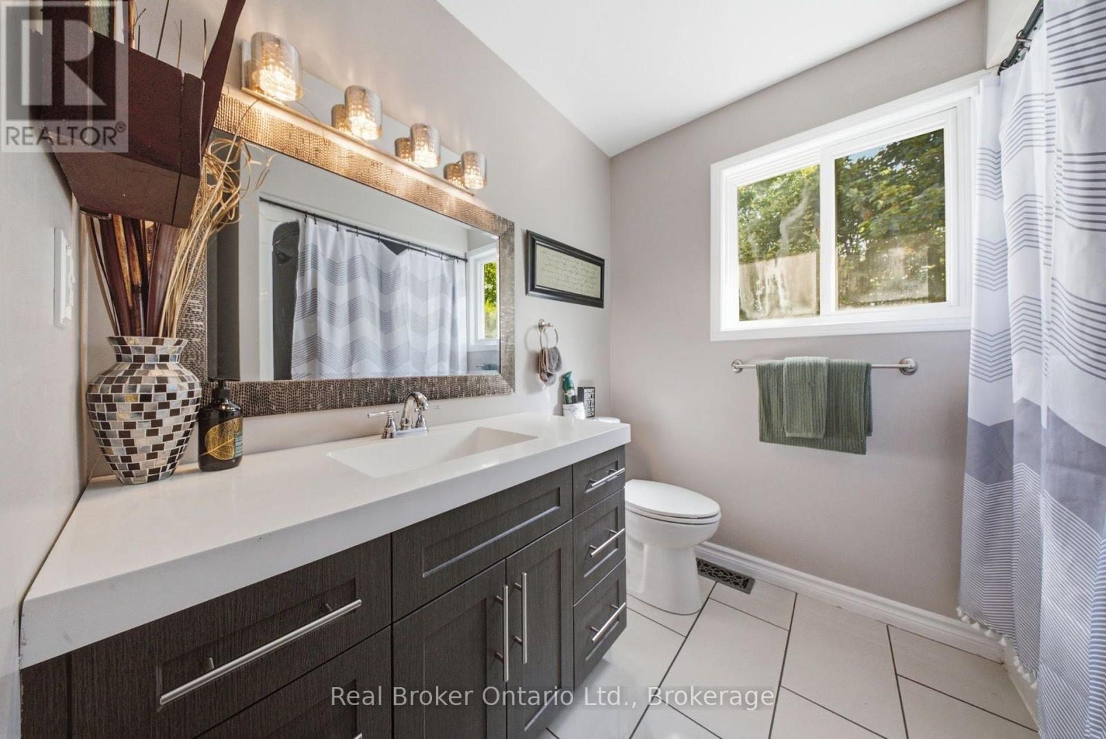 11 Dundas Street W, Brant (Paris), Ontario  N3L 1E9 - Photo 18 - X13778768