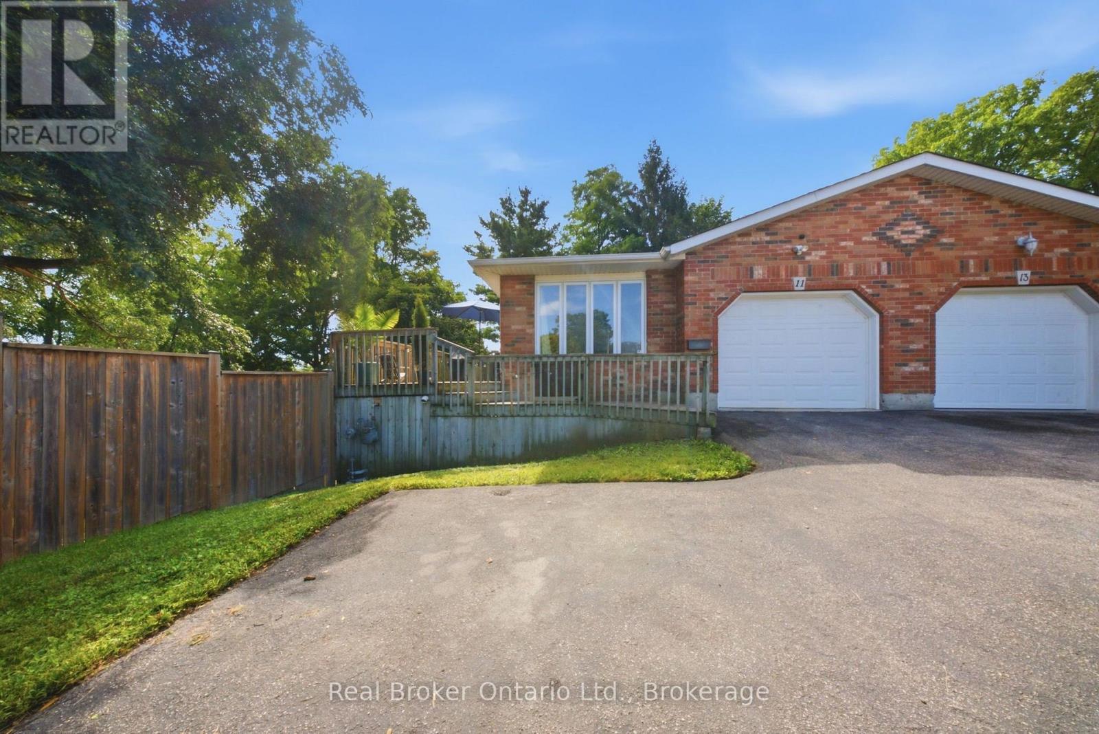 11 Dundas Street W, Brant (Paris), Ontario  N3L 1E9 - Photo 2 - X13778768