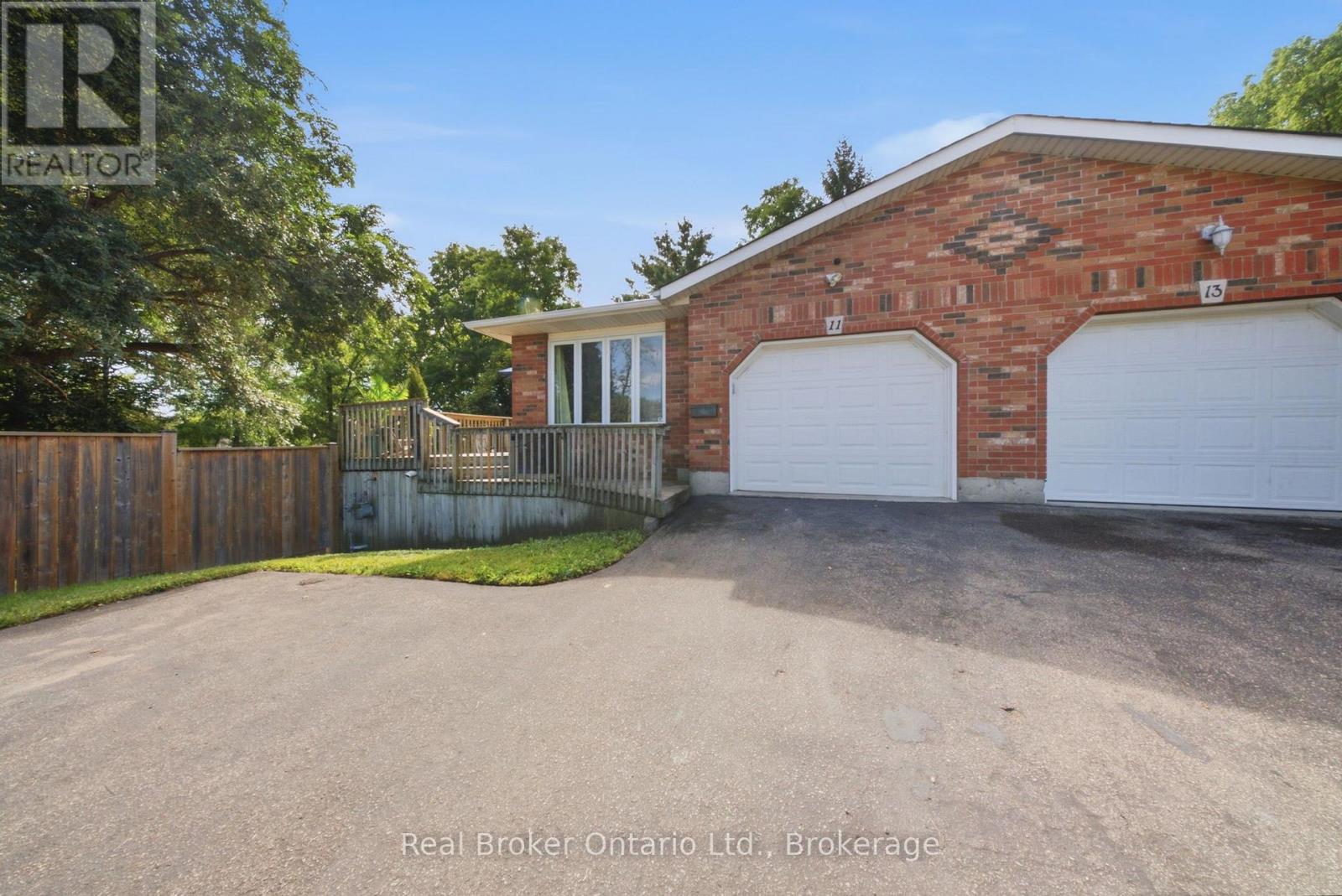 11 Dundas Street W, Brant (Paris), Ontario  N3L 1E9 - Photo 3 - X13778768