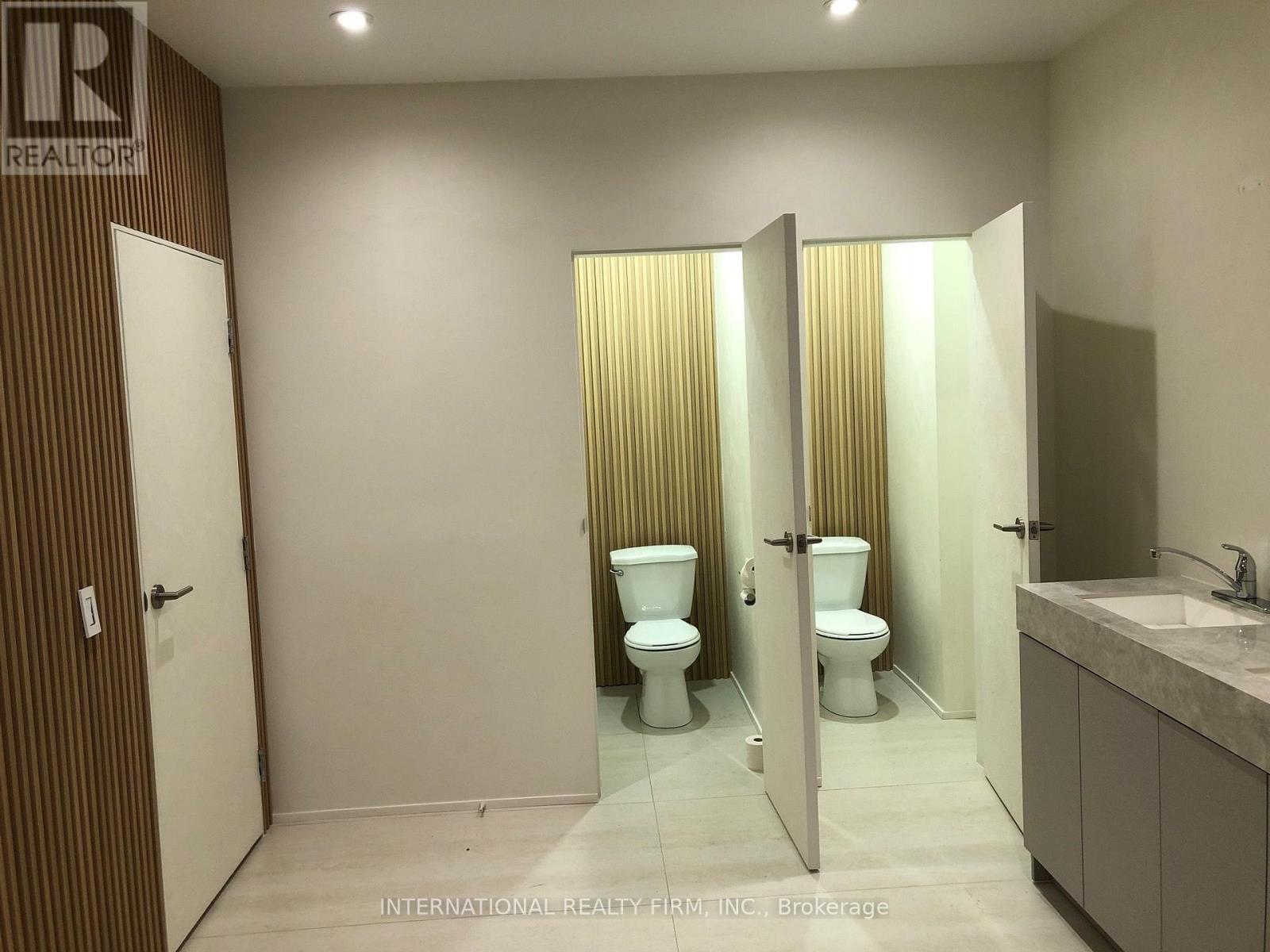 1517-19 O Connor Drive, Toronto, Ontario  M4B 2V5 - Photo 9 - E13778662