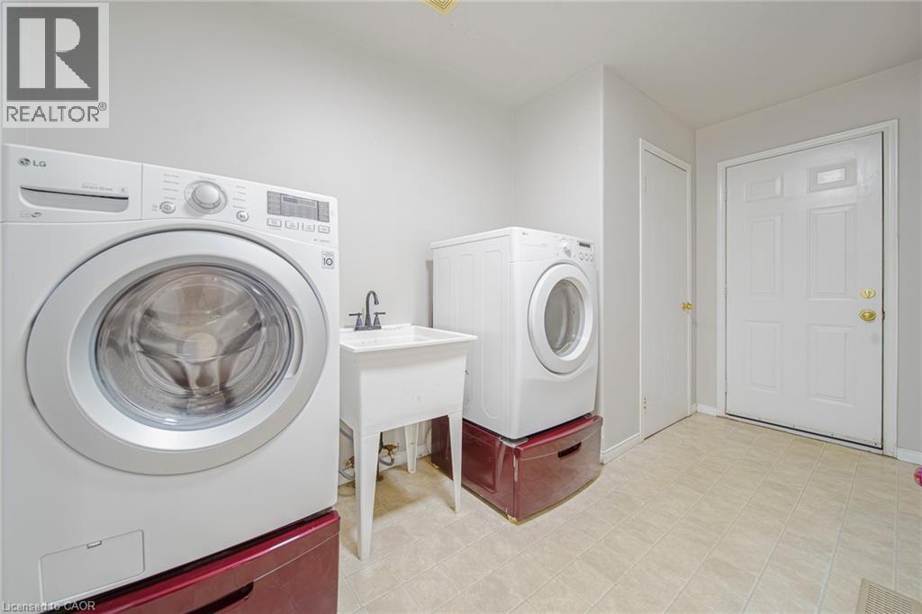 765 Brandenburg Boulevard, Waterloo, Ontario  N2T 2W9 - Photo 13 - 40862653