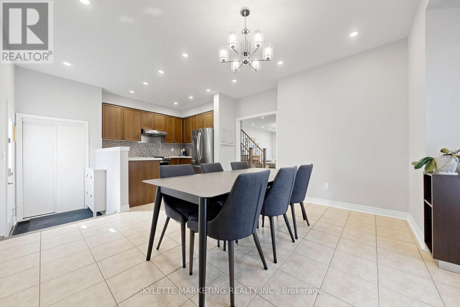 2417 Bur Oak Avenue, Markham, Ontario  L6E 1J6 - Photo 10 - N13778746