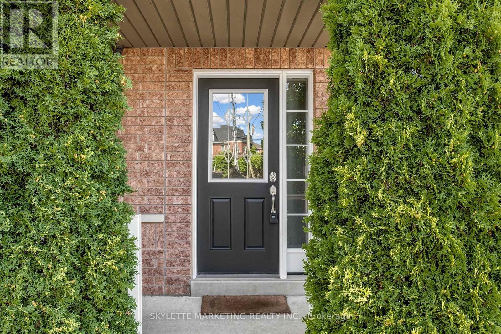 2417 Bur Oak Avenue, Markham, Ontario  L6E 1J6 - Photo 3 - N13778746