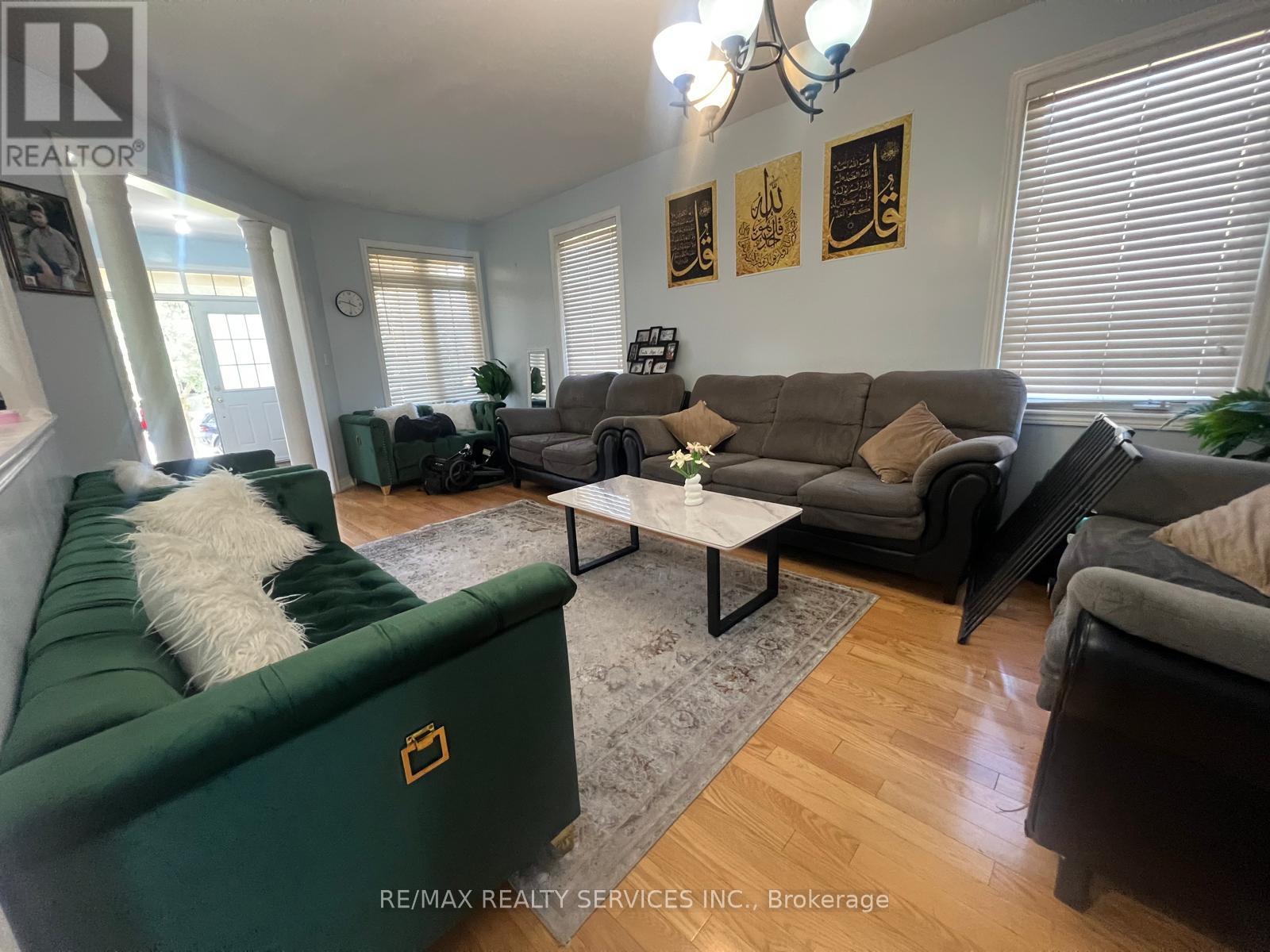 3 Noranda Crescent, Brampton, Ontario  L6Y 0M7 - Photo 3 - W13778668