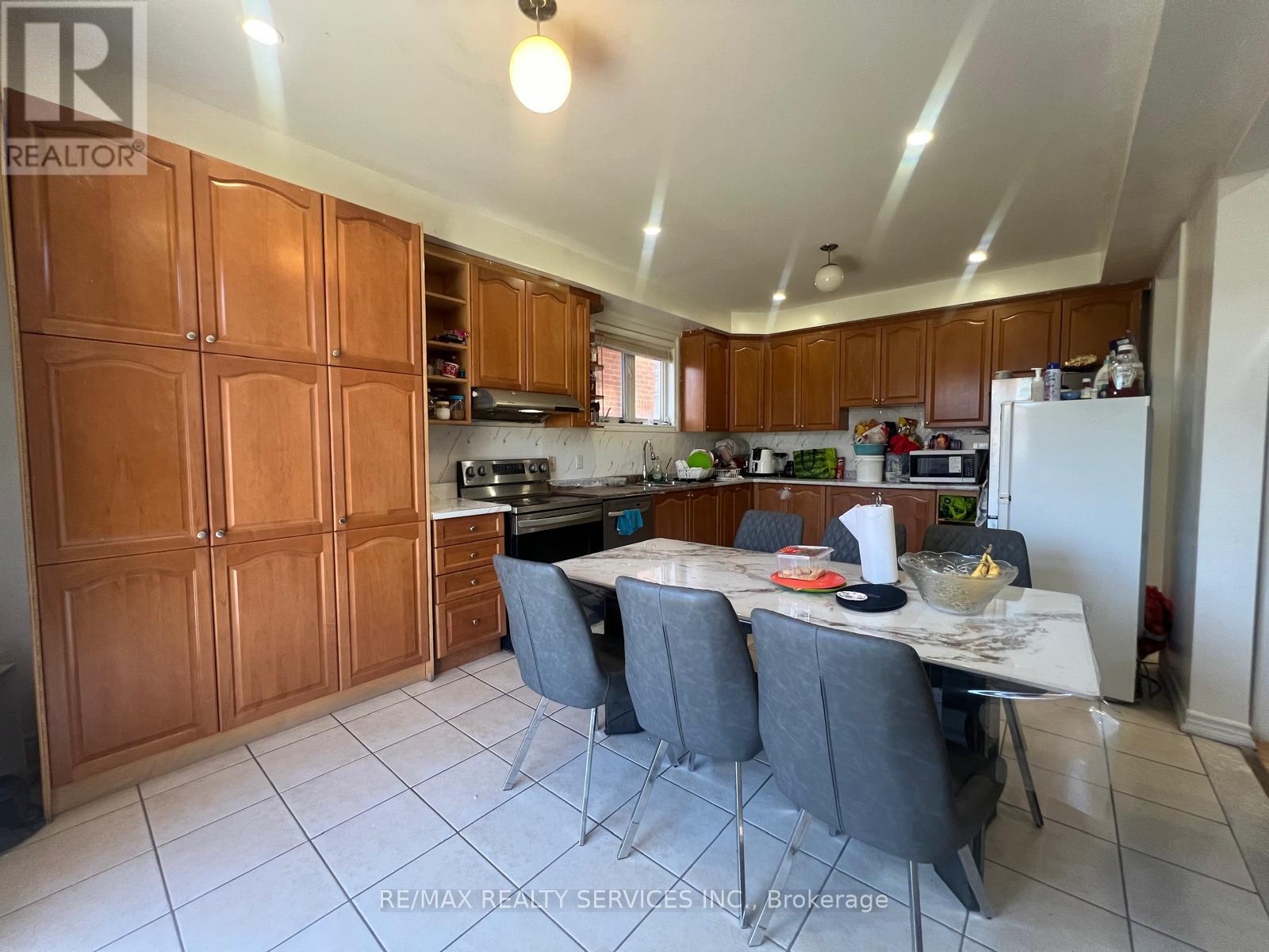 3 Noranda Crescent, Brampton, Ontario  L6Y 0M7 - Photo 6 - W13778668
