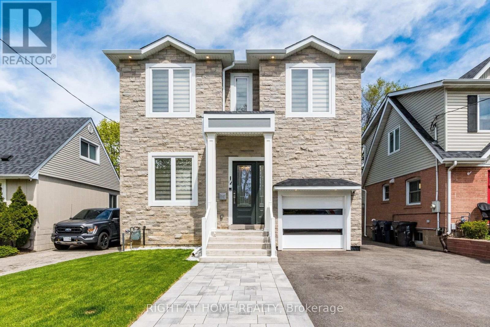 12 Thames Avenue, Toronto, Ontario M8W 2N6 - Photo 1 - W13778680