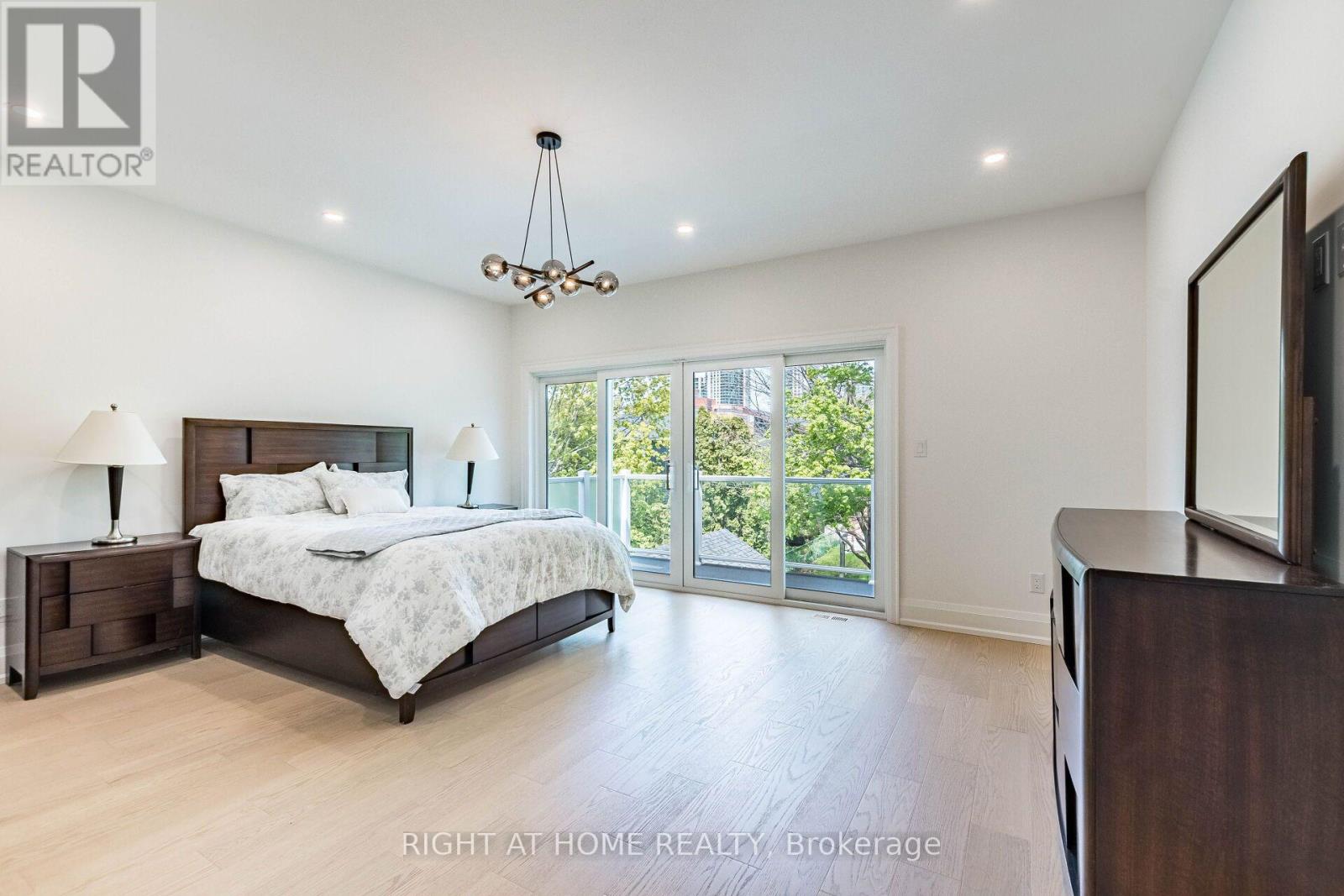 12 Thames Avenue, Toronto, Ontario M8W 2N6 - Photo 12 - W13778680