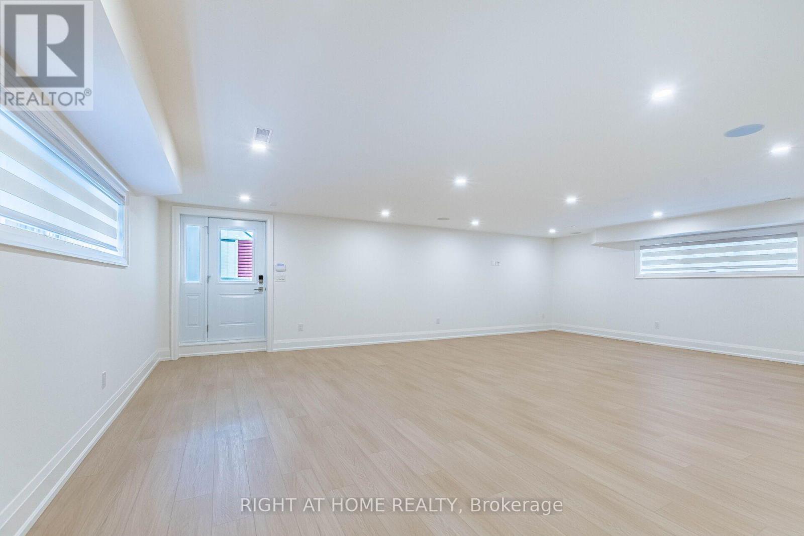 12 Thames Avenue, Toronto, Ontario M8W 2N6 - Photo 29 - W13778680