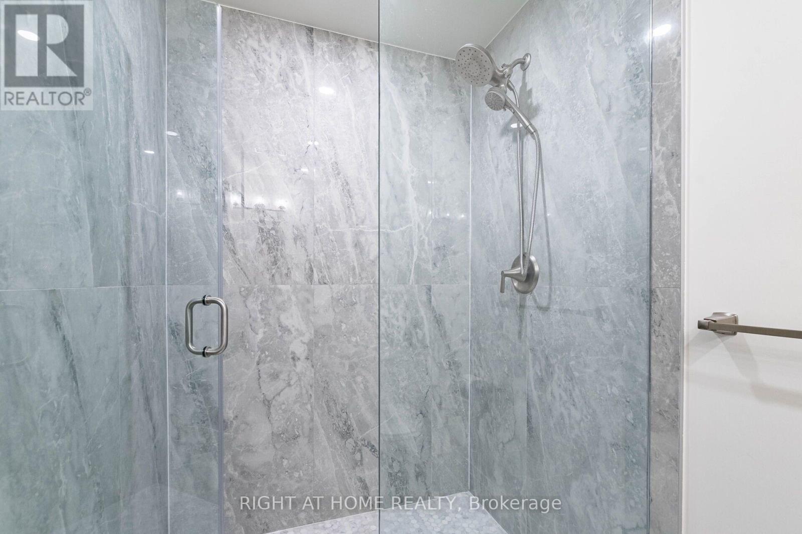12 Thames Avenue, Toronto, Ontario M8W 2N6 - Photo 31 - W13778680