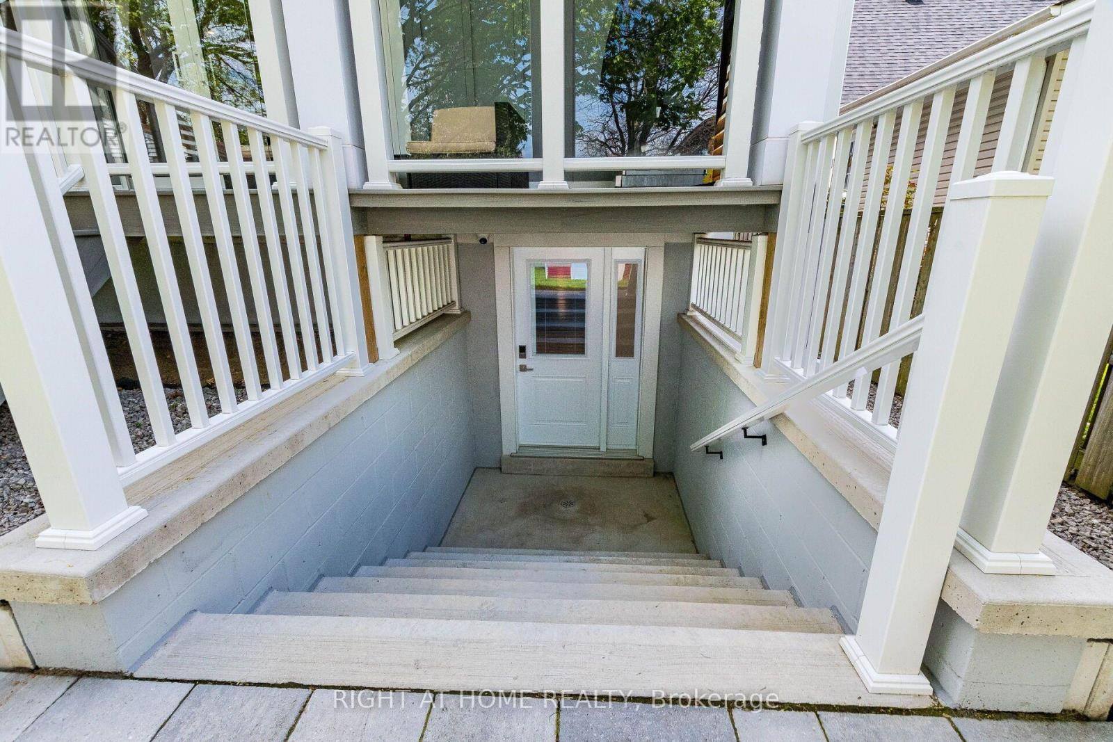 12 Thames Avenue, Toronto, Ontario M8W 2N6 - Photo 32 - W13778680