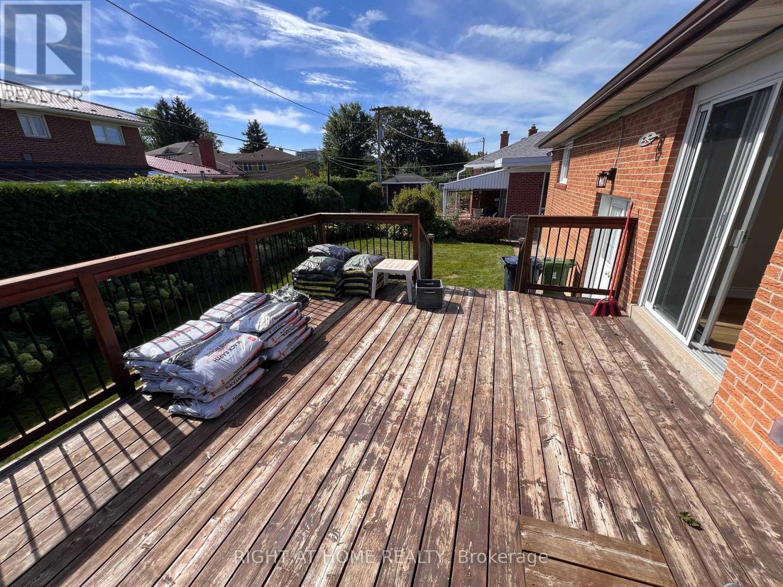 Upper - 30 Norbert Crescent, Toronto, Ontario  M9C 3J9 - Photo 19 - W13778708