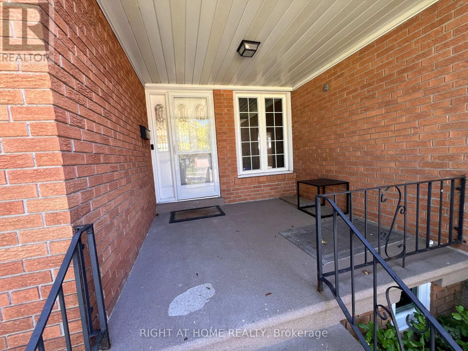 Upper - 30 Norbert Crescent, Toronto, Ontario  M9C 3J9 - Photo 21 - W13778708
