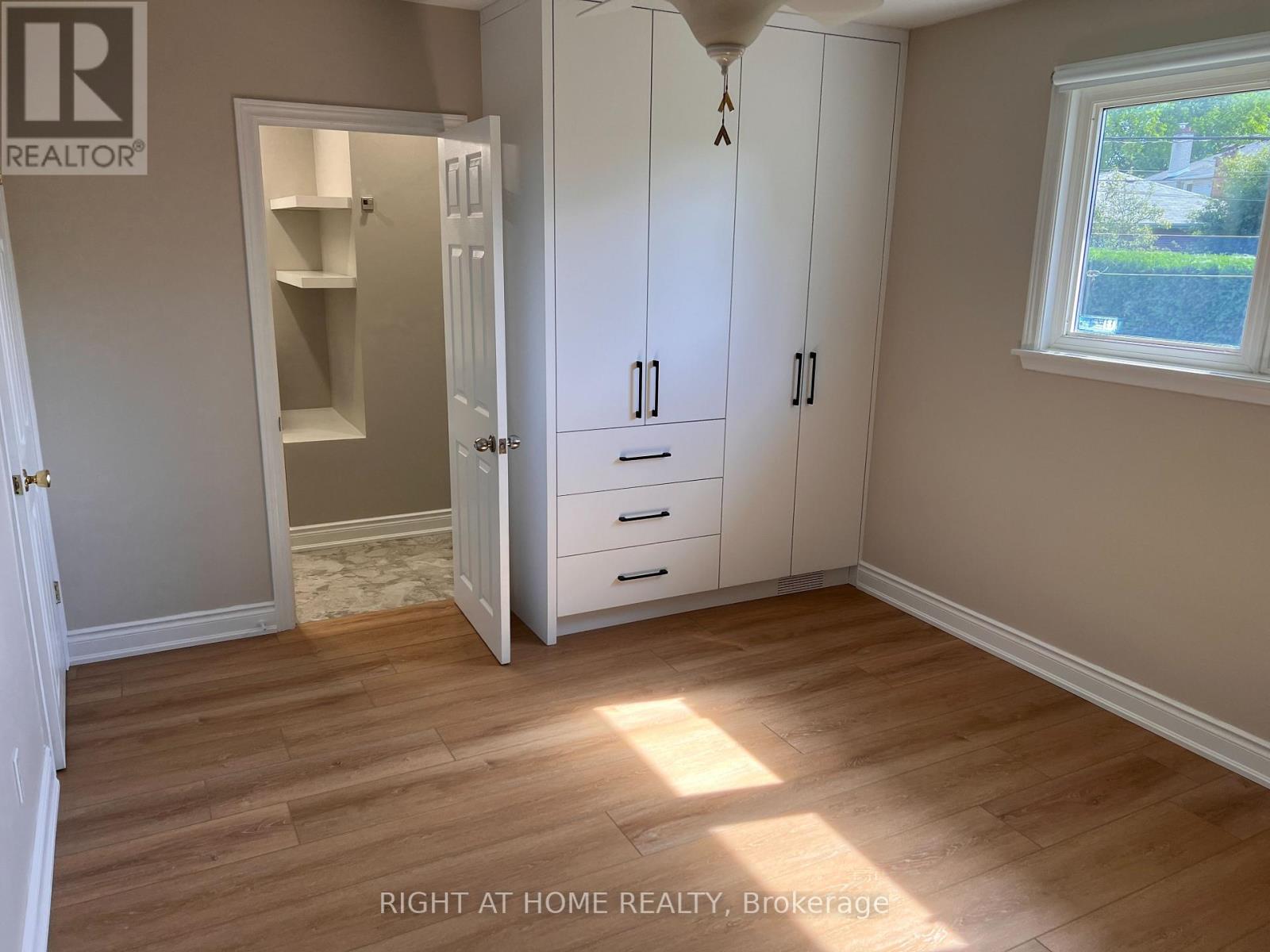 Upper - 30 Norbert Crescent, Toronto, Ontario  M9C 3J9 - Photo 9 - W13778708
