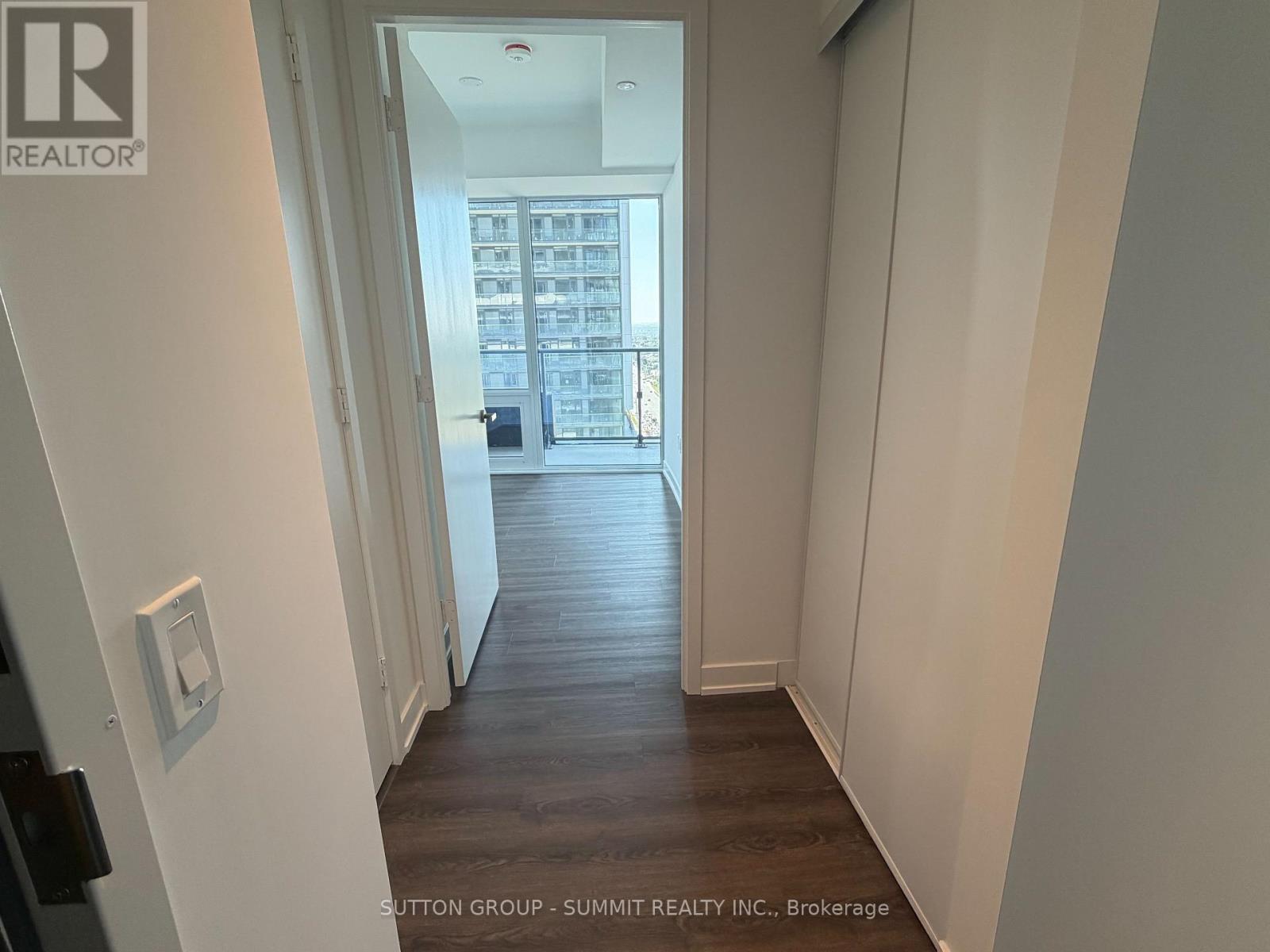 1802 - 448 Burnhamthorpe Road W, Mississauga, Ontario L5B 0M3 - Photo 3 - W13778712