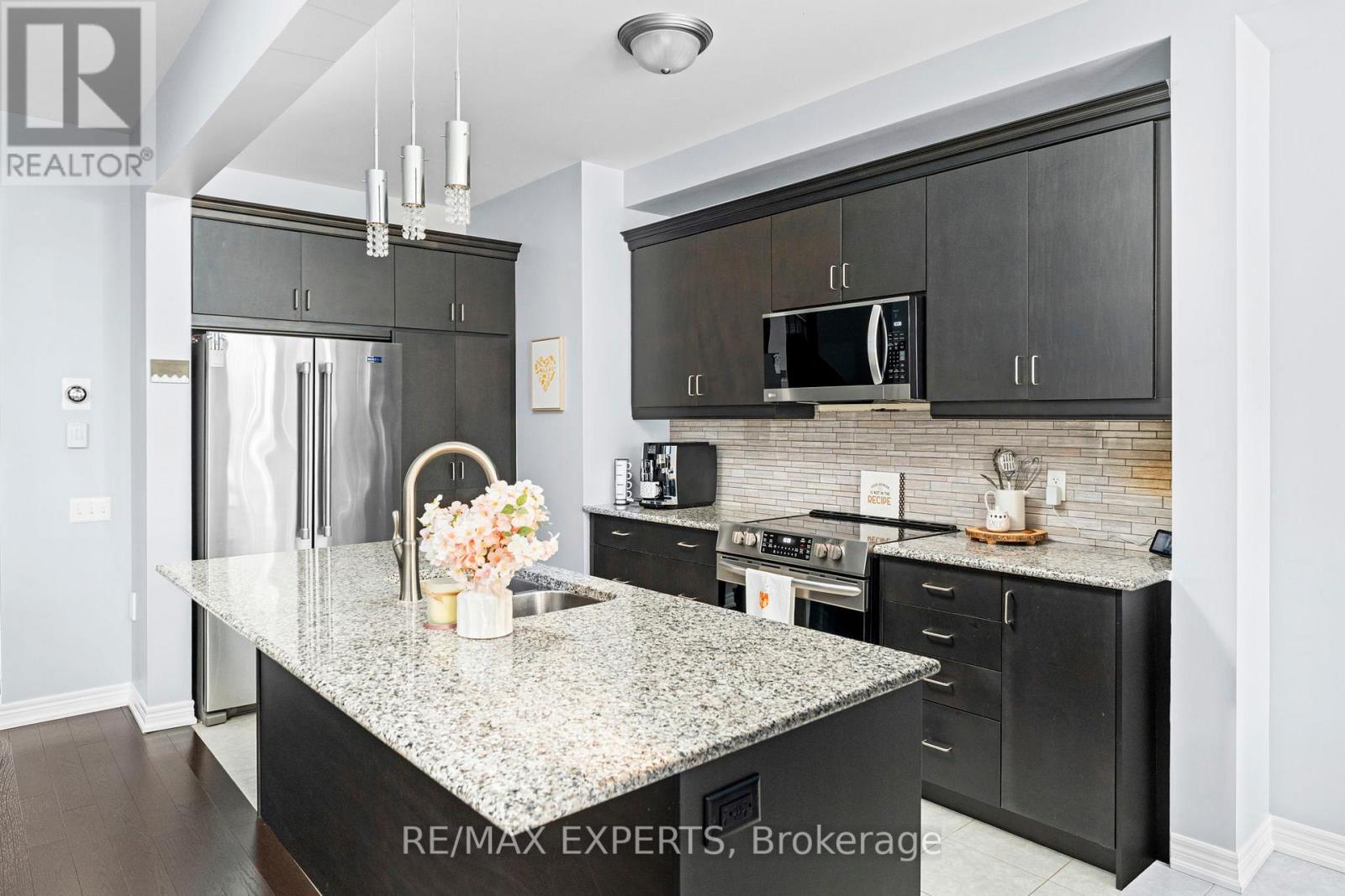 45 Maple Trail Road, Caledon, Ontario  L7C 2C7 - Photo 9 - W13778720