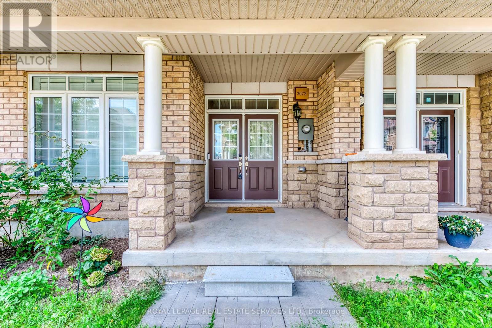 3072 Eberly Woods Drive, Oakville, Ontario L6M 0T5 - Photo 2 - W13778724