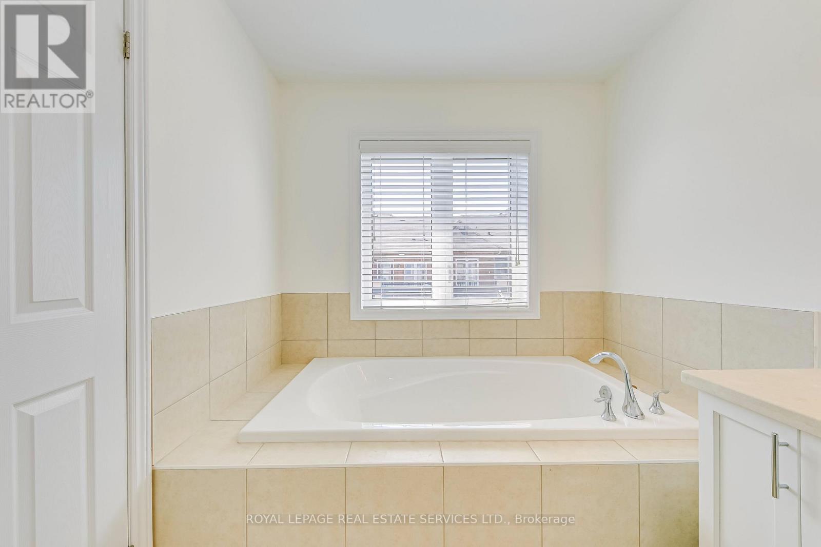 3072 Eberly Woods Drive, Oakville, Ontario L6M 0T5 - Photo 30 - W13778724