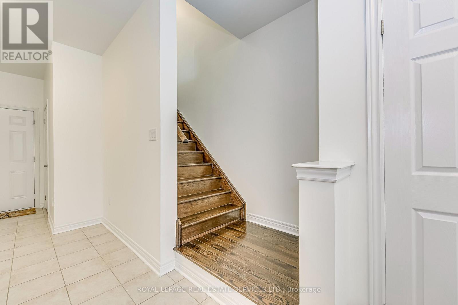 3072 Eberly Woods Drive, Oakville, Ontario L6M 0T5 - Photo 6 - W13778724