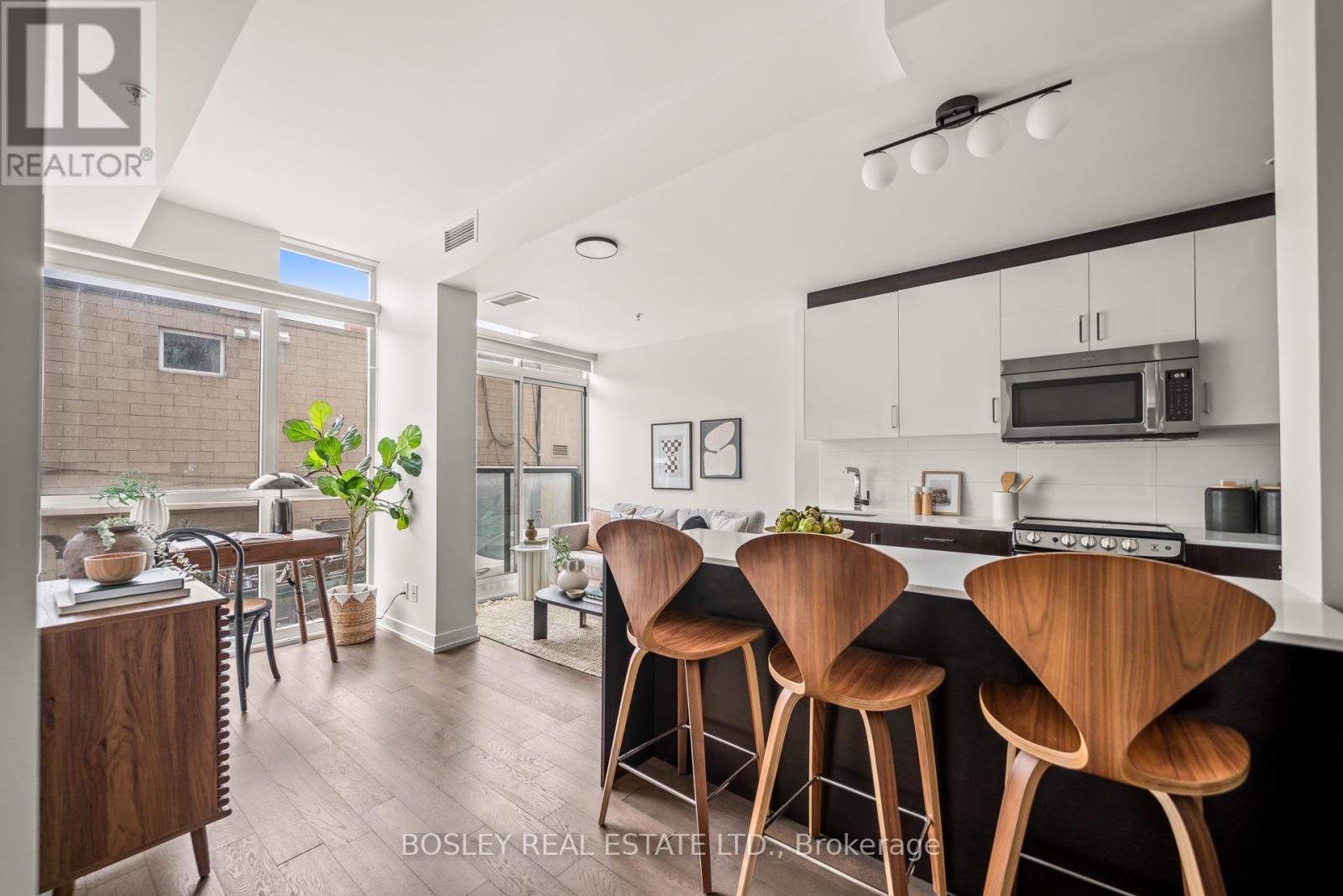 205 - 36 Howard Park Avenue, Toronto, Ontario  M6R 0A5 - Photo 1 - W13778758