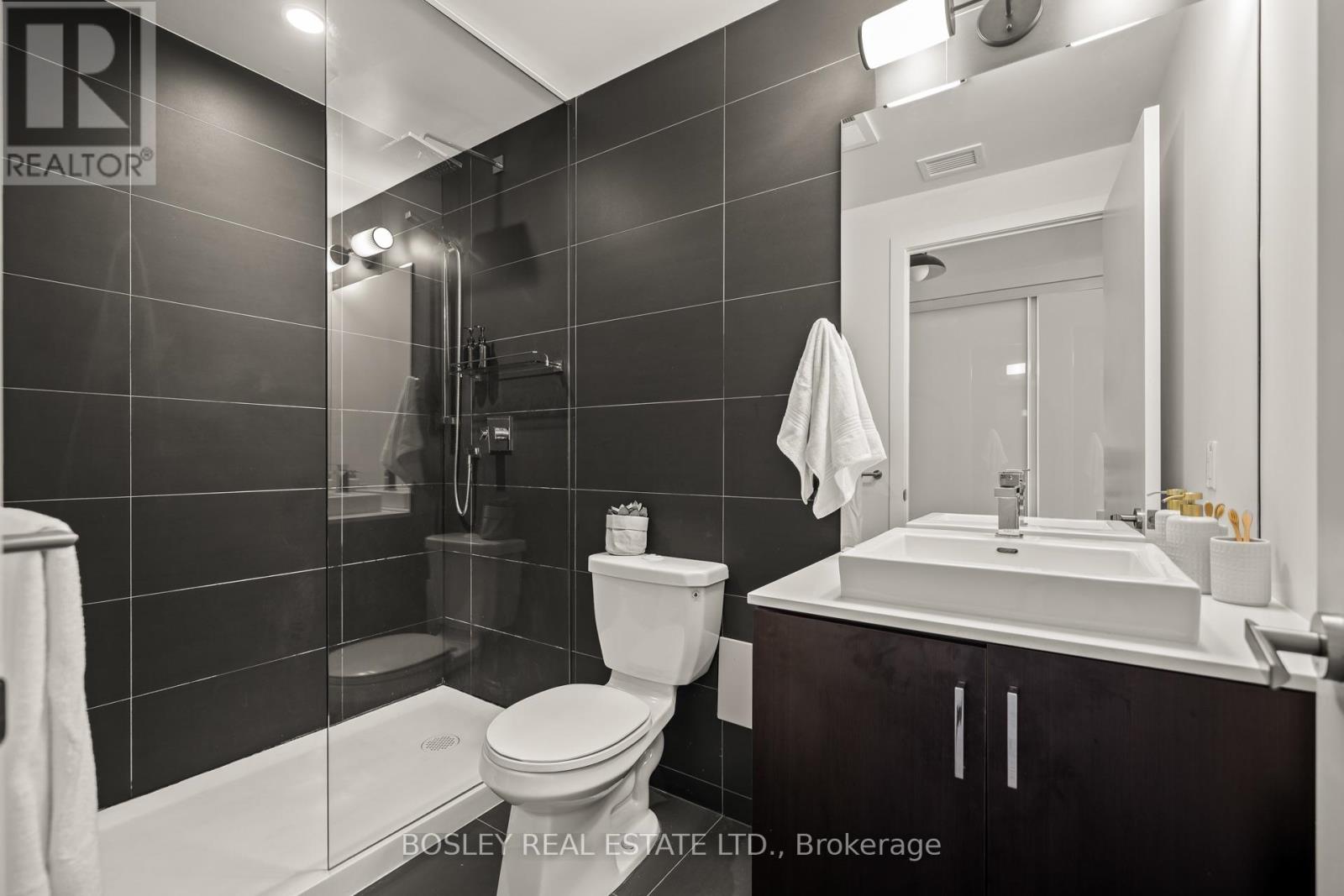 205 - 36 Howard Park Avenue, Toronto, Ontario  M6R 0A5 - Photo 17 - W13778758