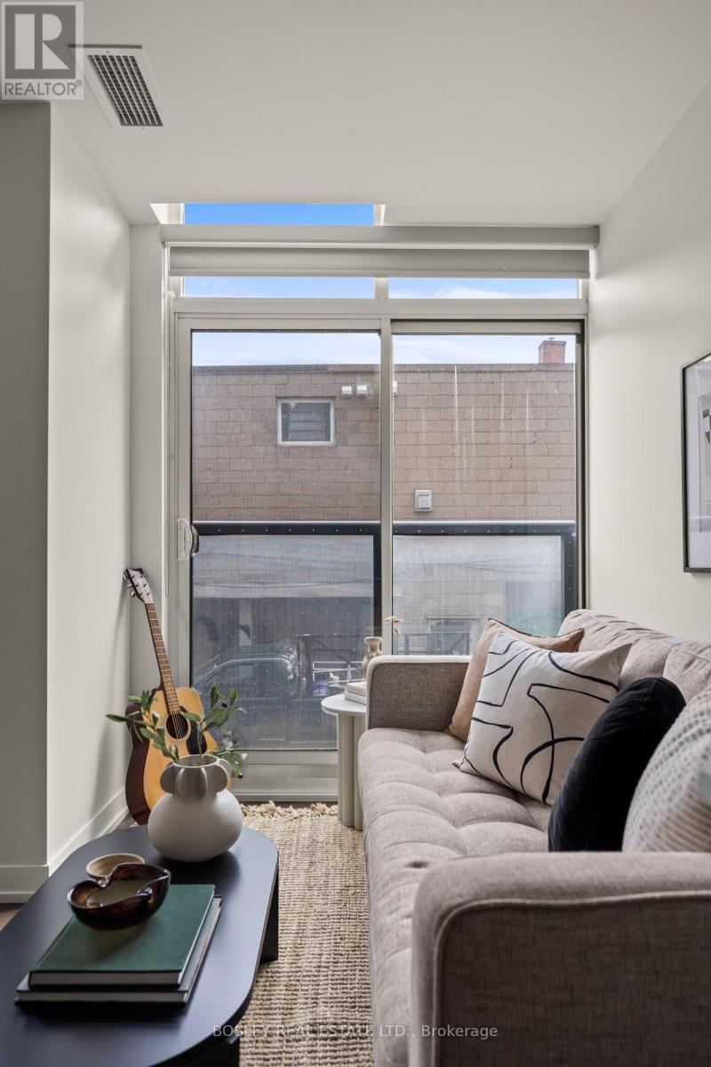 205 - 36 Howard Park Avenue, Toronto, Ontario  M6R 0A5 - Photo 8 - W13778758