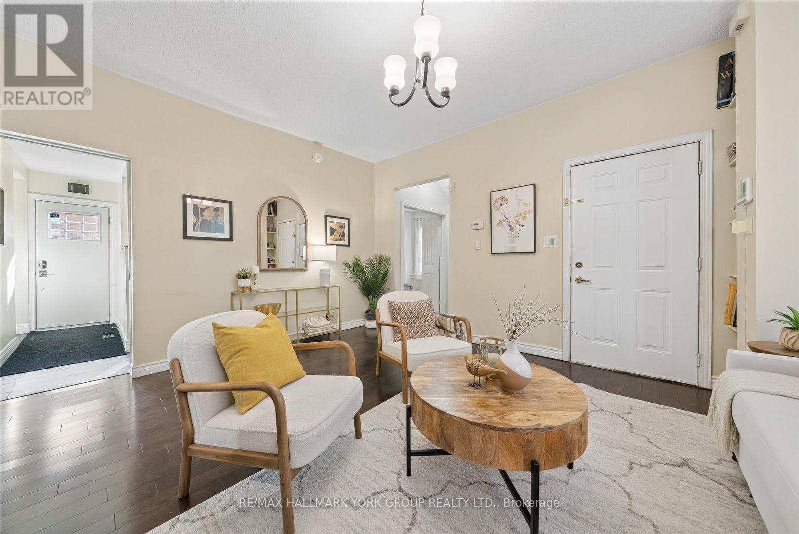 16 Scarboro Street, Mississauga, Ontario  L4T 1E4 - Photo 6 - W13778772