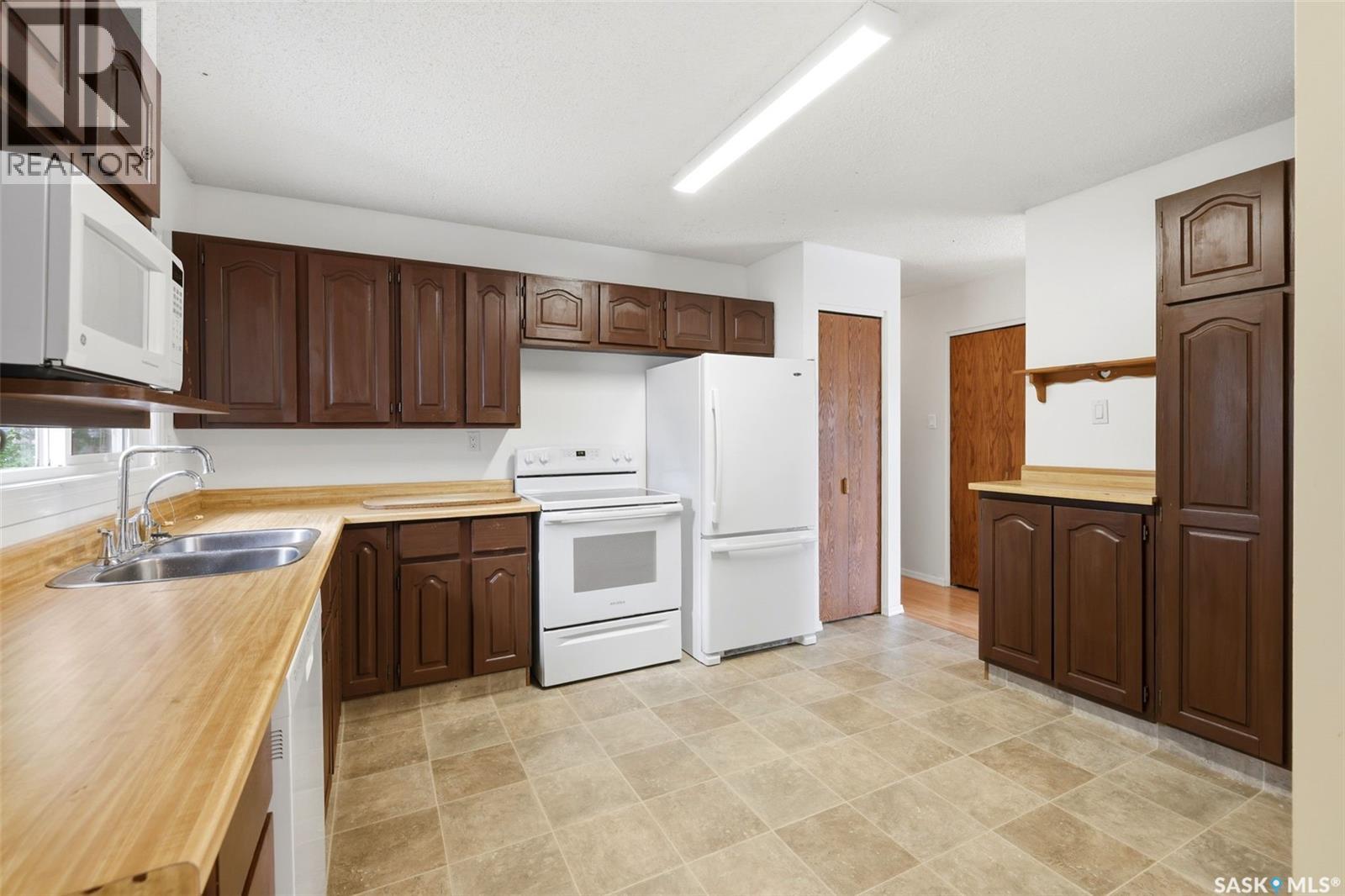 87 Vernon Crescent, Regina, Saskatchewan  S4R 7S8 - Photo 7 - SK048358