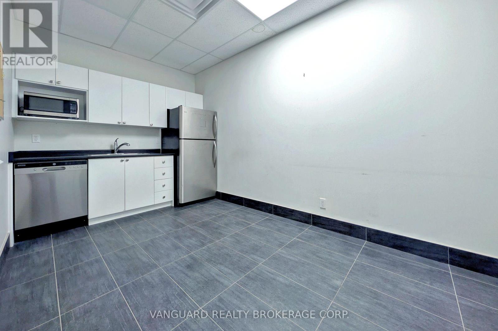 5155 Spectrum Way, Mississauga, Ontario  L4W 5A5 - Photo 13 - W12571380