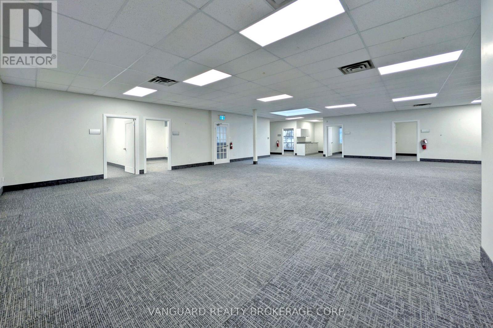 5155 Spectrum Way, Mississauga, Ontario  L4W 5A5 - Photo 9 - W12571380