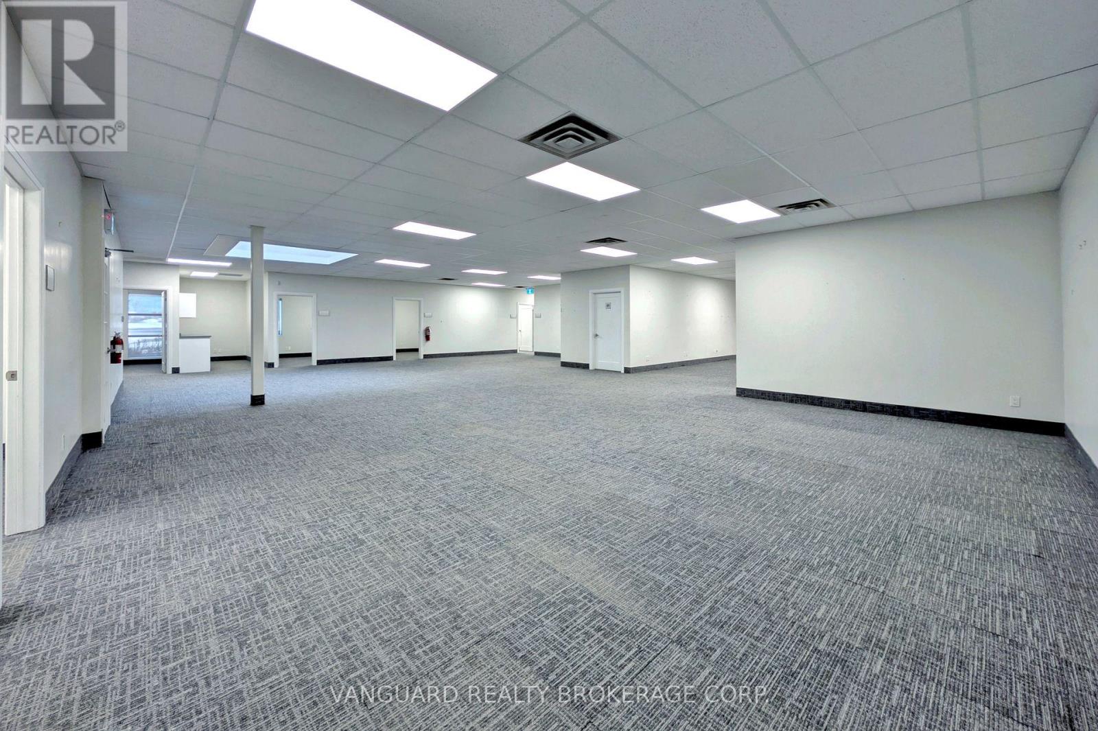 5155 Spectrum Way, Mississauga, Ontario  L4W 5A5 - Photo 8 - W12571380