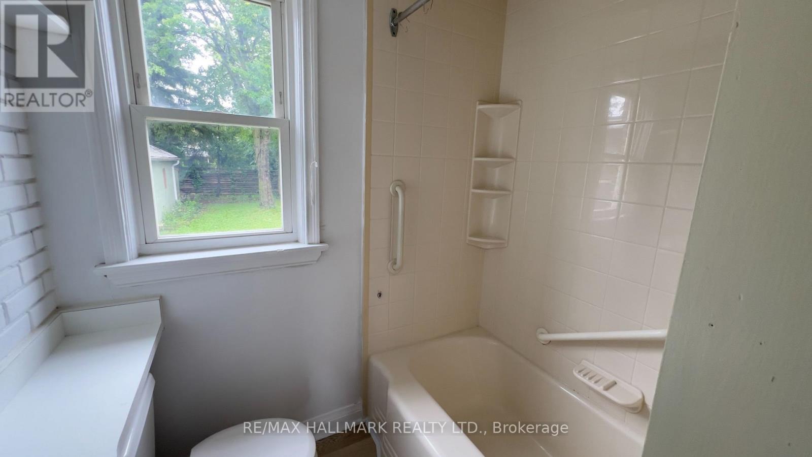 10 Adele Avenue, Toronto, Ontario  M3L 1J1 - Photo 18 - W13731144