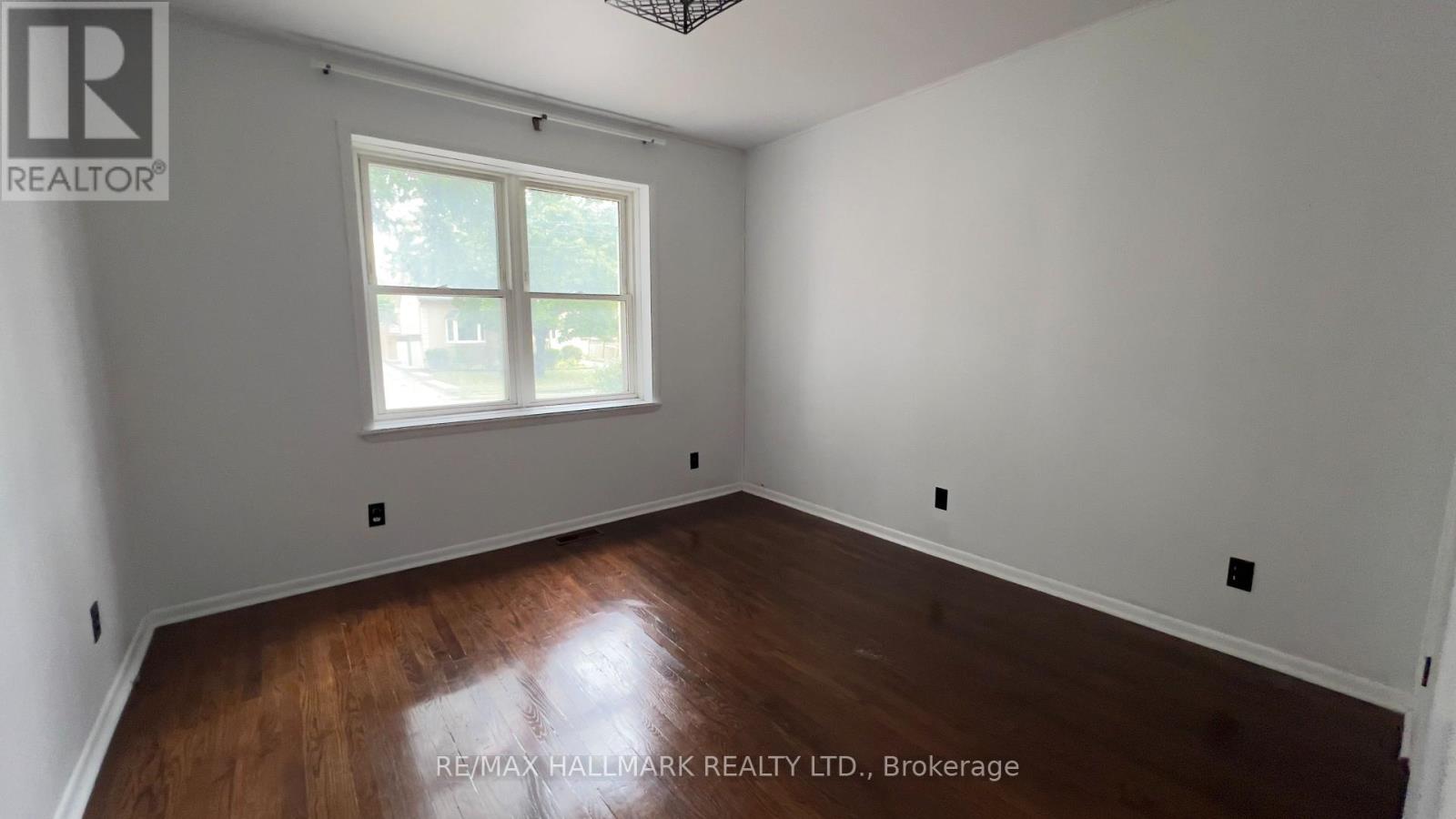 10 Adele Avenue, Toronto, Ontario  M3L 1J1 - Photo 11 - W13731144