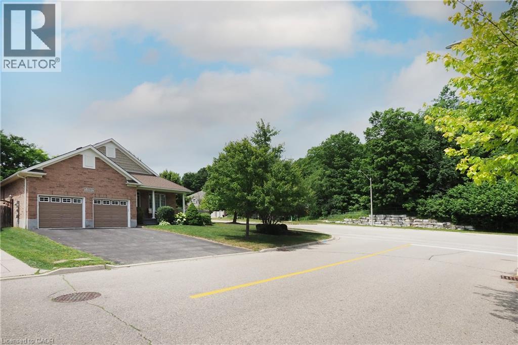 559 Springwater Drive, Waterloo, Ontario  N2V 2K6 - Photo 4 - 40859976