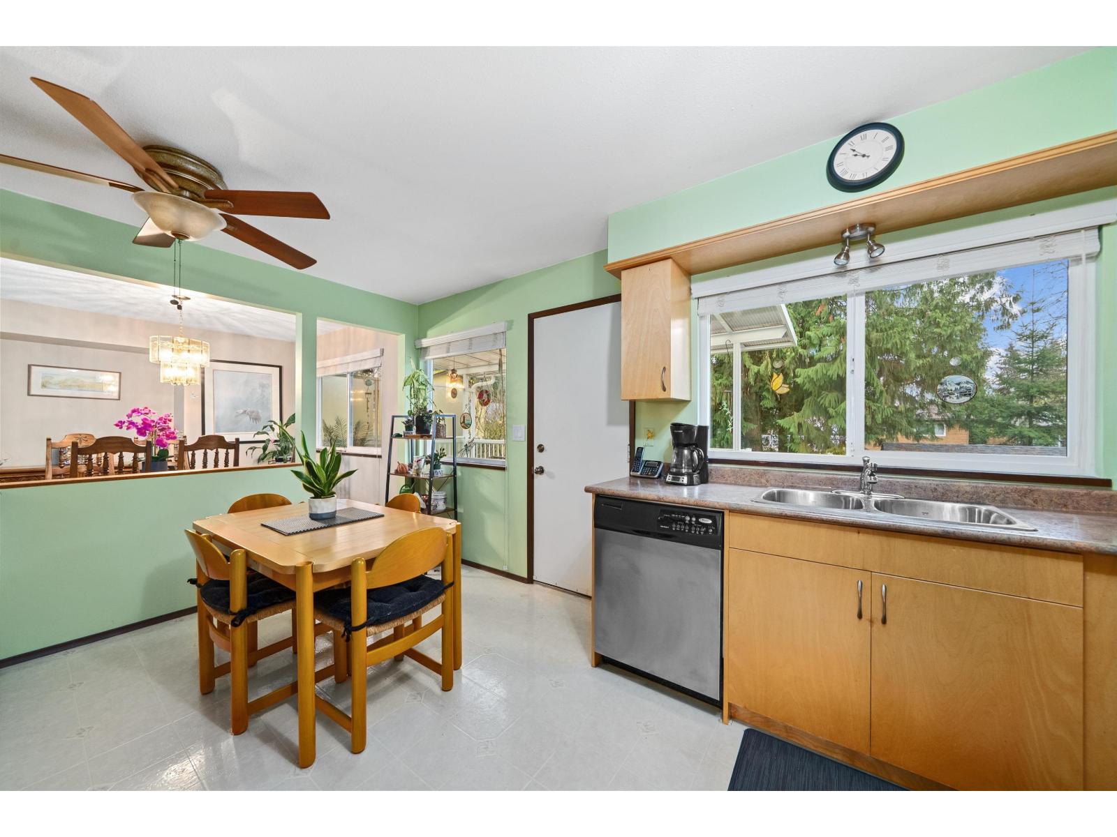 14974 92a Avenue, Surrey, British Columbia  V3R 7A5 - Photo 11 - R3164812
