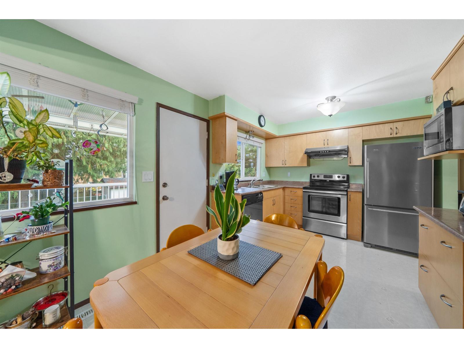 14974 92a Avenue, Surrey, British Columbia  V3R 7A5 - Photo 9 - R3164812