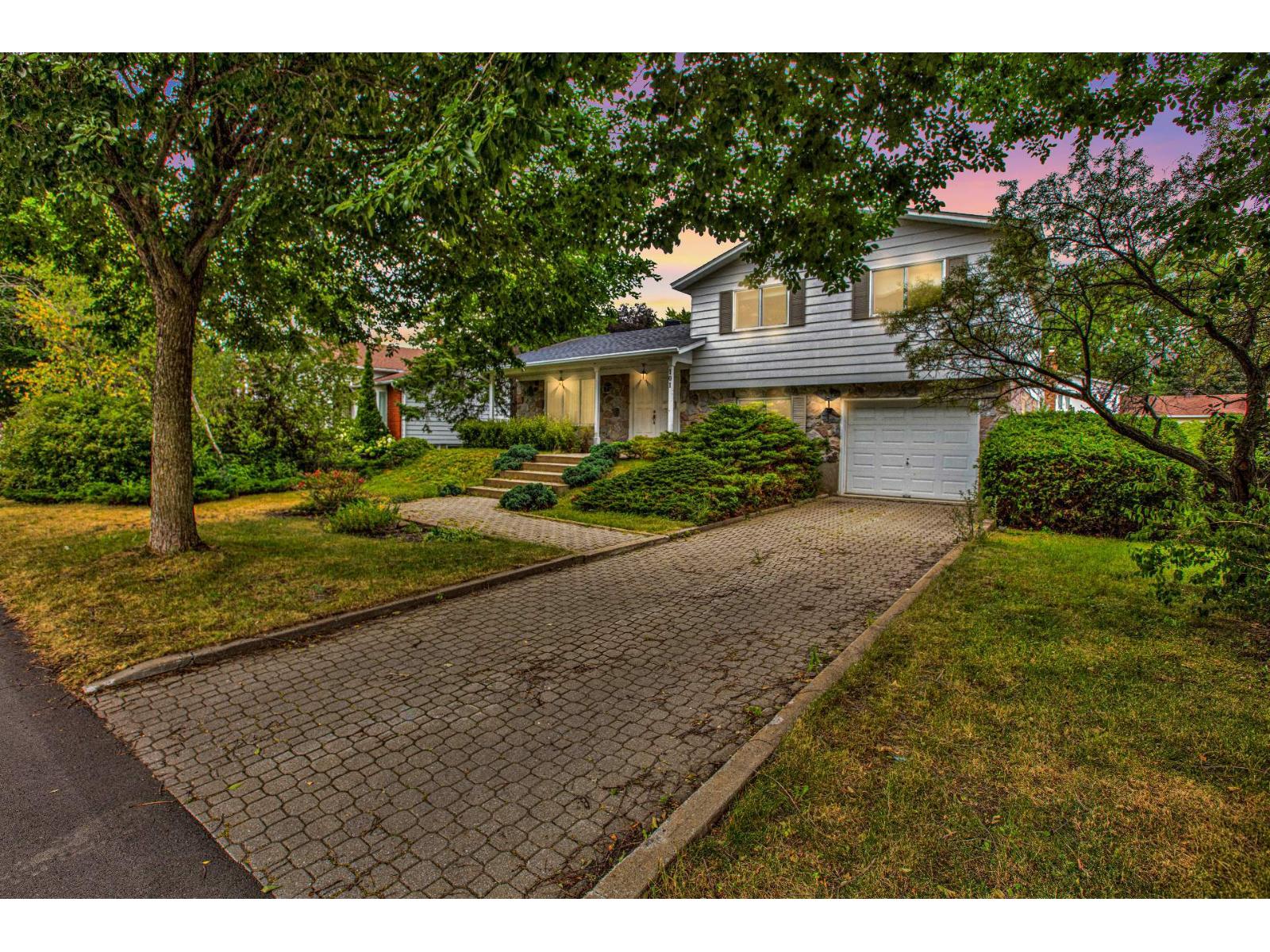 101 Boul. Montcalm S. Candiac Quebec Canada J5R5A9 2