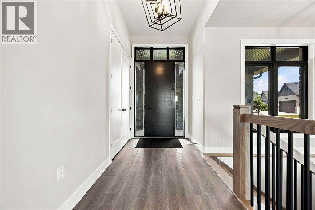 6747 Griffin Drive, Plympton-Wyoming, Ontario  N0N 1E0 - Photo 4 - 26009058
