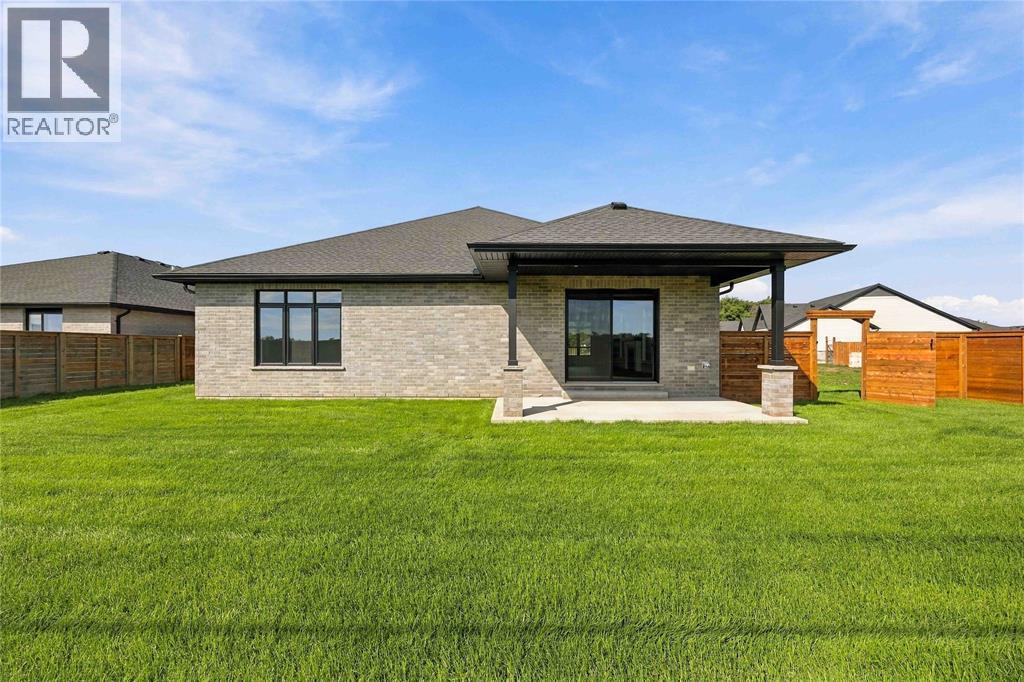 6747 Griffin Drive, Plympton-Wyoming, Ontario  N0N 1E0 - Photo 49 - 26009058