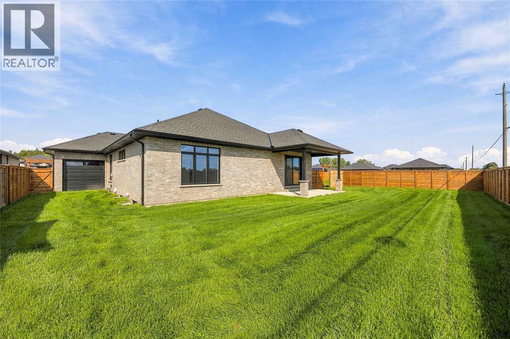 6747 Griffin Drive, Plympton-Wyoming, Ontario  N0N 1E0 - Photo 48 - 26009058