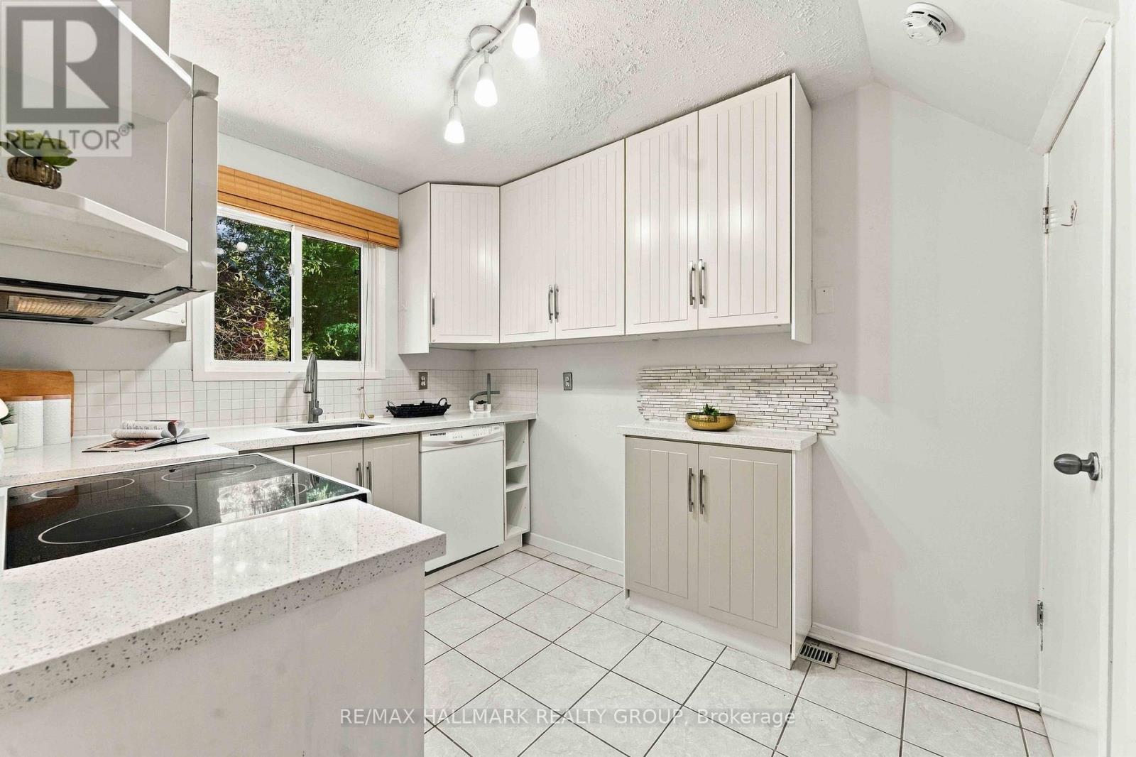 3 Ashbury Place, Ottawa, Ontario  K1M 1H3 - Photo 14 - X13778874