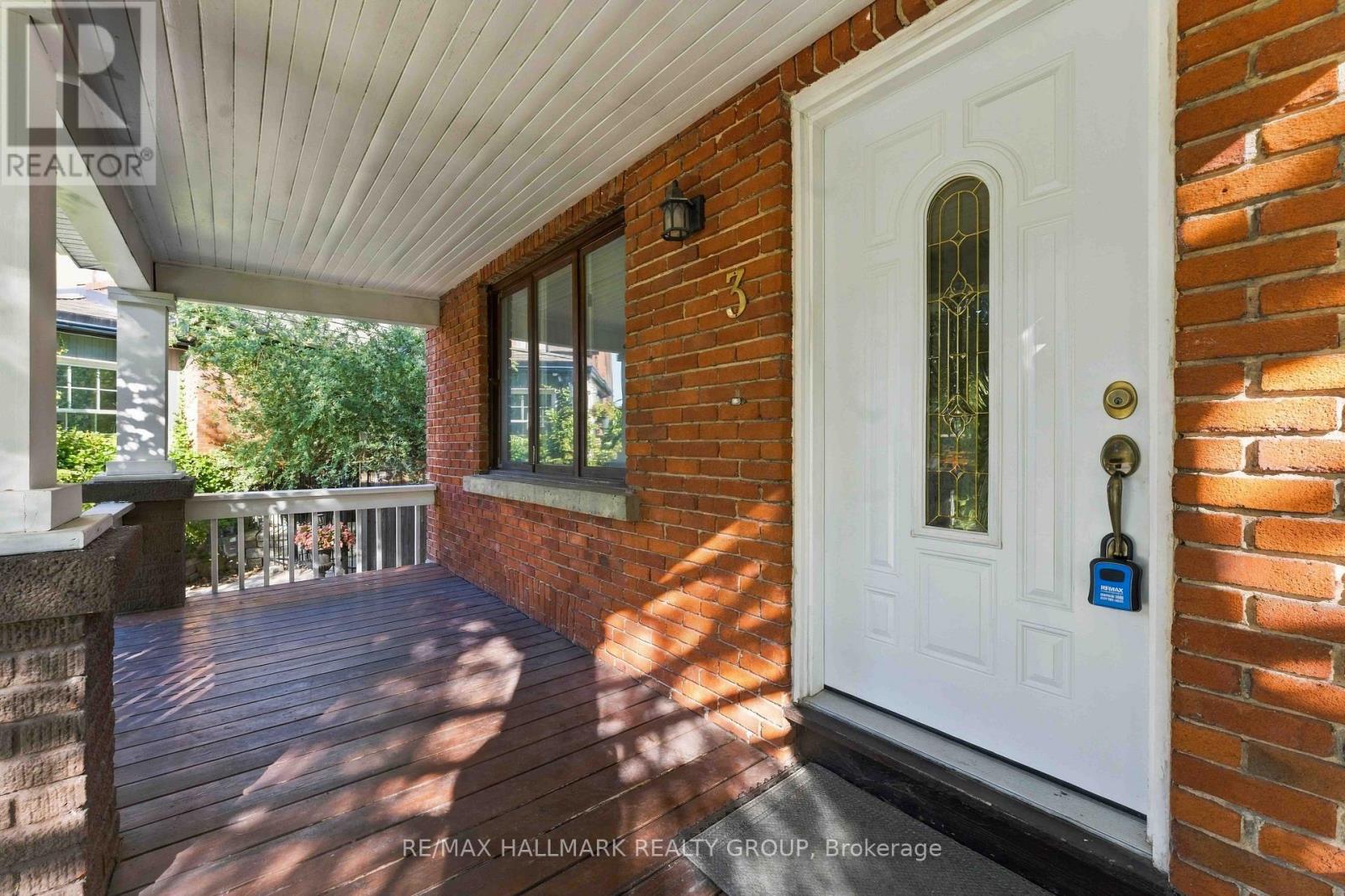 3 Ashbury Place, Ottawa, Ontario  K1M 1H3 - Photo 3 - X13778874